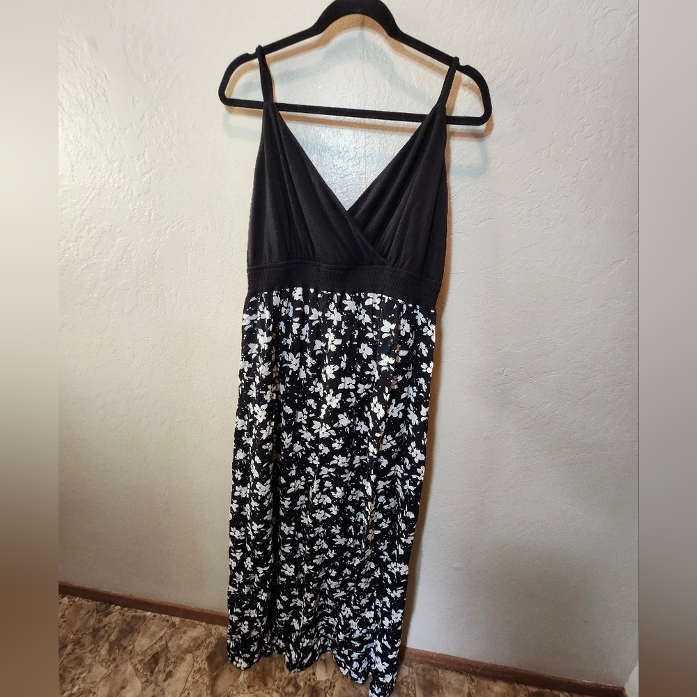 Torrid Black and White Floral Maxi Dress